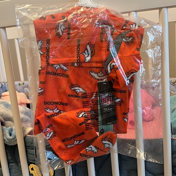 Nwt ✨ NFL Denver Broncos Newborn Full Zip Raglan Coverall - Orange 3-6 months - Picture 6 of 6